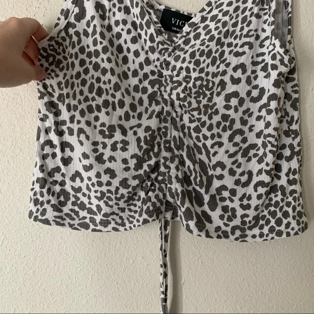 Vici grey white cheetah scrunch front crop tank top S - Picture 4 of 5